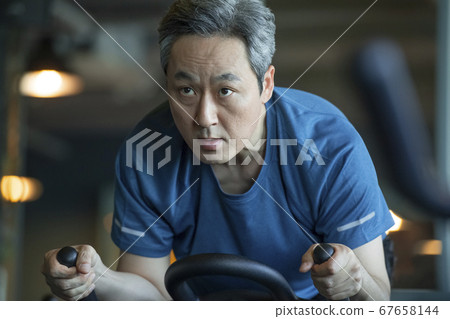 少男 男孩 男生 67658144