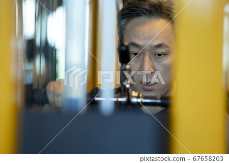 man, setting, to protest 67658203