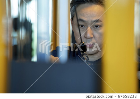 少男 男孩 男生 67658238