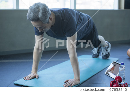 man, 50s, to protest 67658240