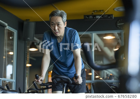少男 男孩 男生 67658280