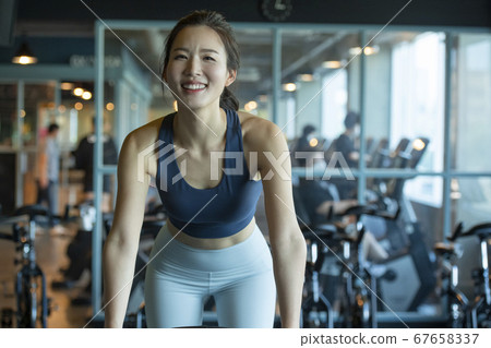 女子 女性 女生 67658337