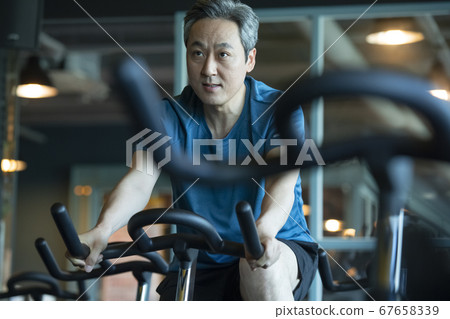 少男 男孩 男生 67658339