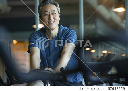 少男 男孩 男生 67658359