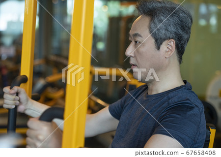 少男 男孩 男生 67658408
