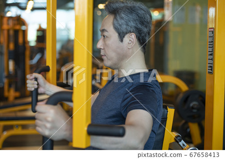 man, setting, to protest 67658413