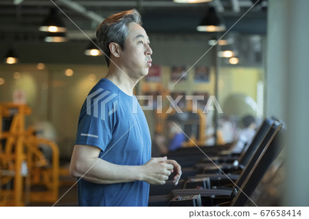 少男 男孩 男生 67658414