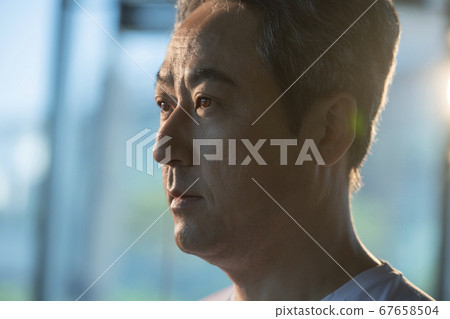 man, middle-age, to protest 67658504