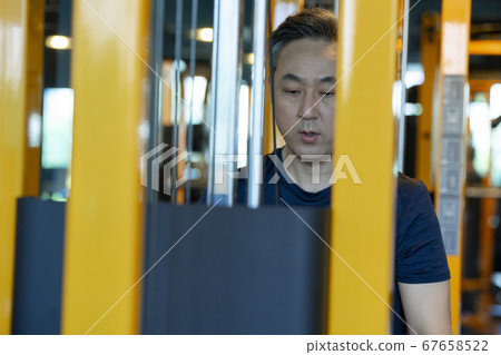 man, setting, to protest 67658522