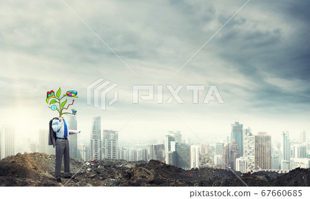 He knows how to earn money He knows how to earn money 67660685