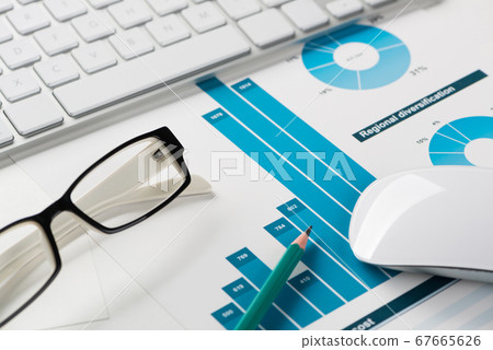 Preparing average sales report Preparing average sales report 67665626