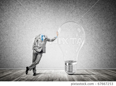 He possesses creative thinking He possesses creative thinking 67667253