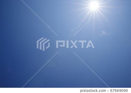 Image of the sun and blue sky 67669090
