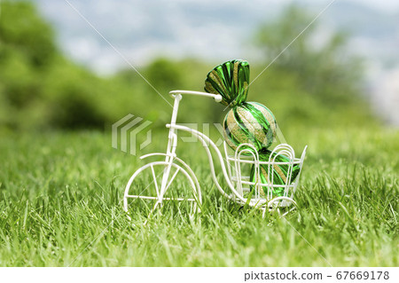 Lawn and accessory bicycle sweets 67669178