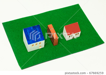 Image of residential building boundaries 67669259