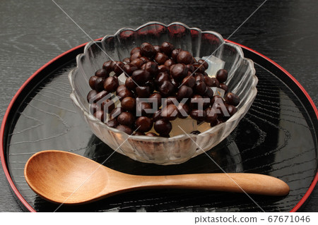 Mamekan with plenty of boiled peas Mamekan with plenty of boiled peas 67671046