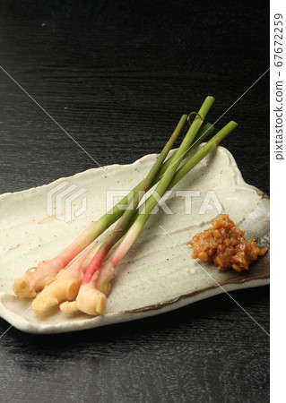 Yanaka ginger 67672259