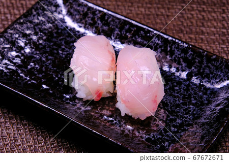 Medina (Black) Nigiri Sushi 67672671