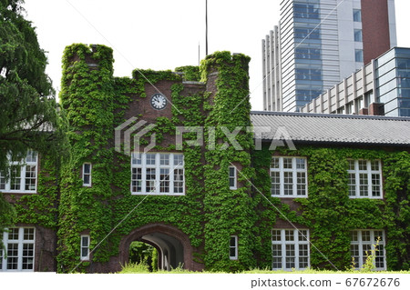 Brick building 05 with ivy 67672676