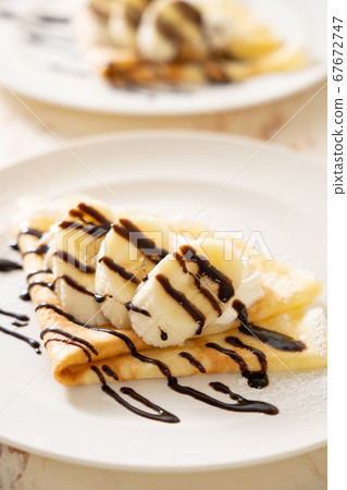 Banana crepe 67672747