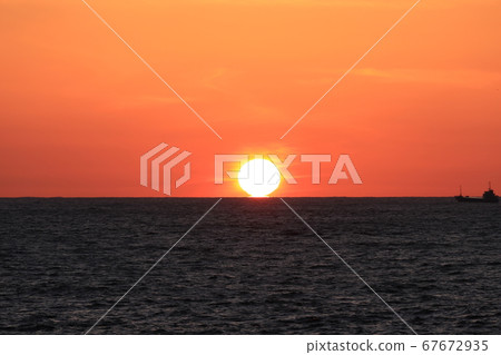 Evening view of the Sea of Japan 67672935