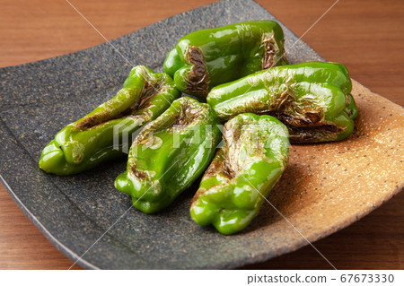 Roasted bell peppers 67673330