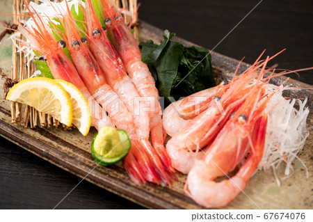 蝦蝦生魚片 蝦蝦生魚片 67674076