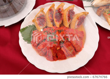 它是韓國食品，韓國食品，烹飪食品和韓國美味食品。 67674766