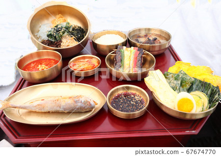 它是韓國食品,韓國食品,烹飪食品和韓國美味食品。 它是韓國食品,韓國食品,烹飪食品和韓國美味食品。 67674770