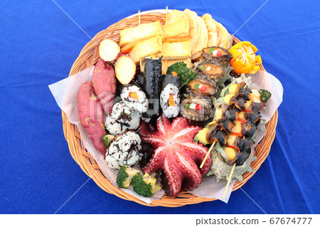它是韓國食品,韓國食品,烹飪食品和韓國美味食品。 它是韓國食品,韓國食品,烹飪食品和韓國美味食品。 67674777