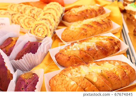 它是韓國食品，韓國食品，烹飪食品和韓國美味食品。 67674845
