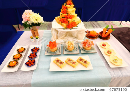 它是韓國食品,K食品,烹飪食品和美味的韓國食品。 它是韓國食品,K食品,烹飪食品和美味的韓國食品。 67675190
