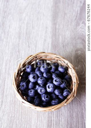 Ripe organic blueberries Ripe organic blueberries 67676244