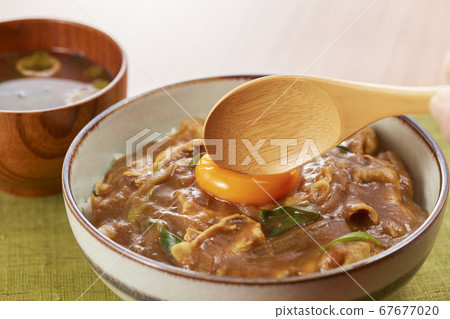 Curry bowl and miso soup Curry bowl and miso soup 67677020