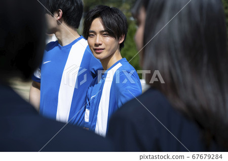 Men in club activities 67679284