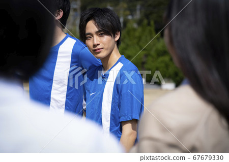 Men in club activities 67679330