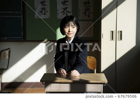 學生在教室裡 67679506