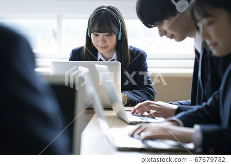 學生用電腦學習 67679782