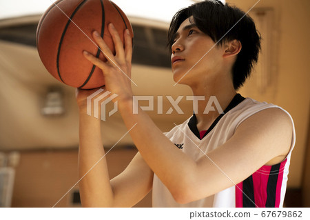 男子打籃球 67679862