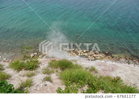 From the Oyakotsu hell observatory on Lake Kussharo 67681177