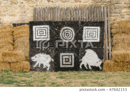 The six targets 67682153