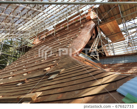 Renewing the roof of a shrine Renewing the roof of a shrine 67682733