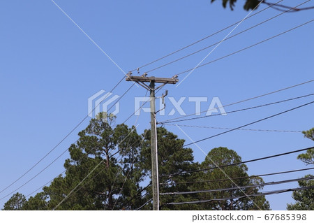 Electric pole 67685398