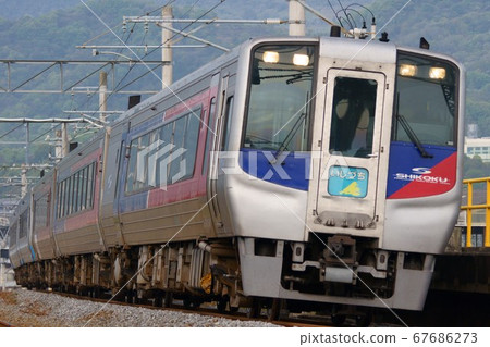 Limited express "Ishizuchi" by 2000 railcar Limited express "Ishizuchi" by 2000 railcar 67686273
