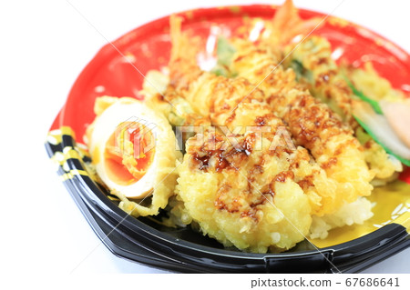 Delicious tempura bento 67686641