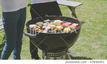 青年燒烤 67686901