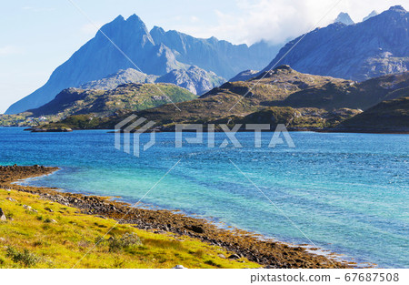 Lofoten 67687508
