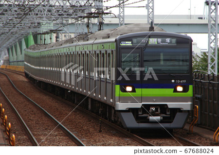 [S] Toei Subway Shinjuku Line 10-400 type (stop at each station) 67688024