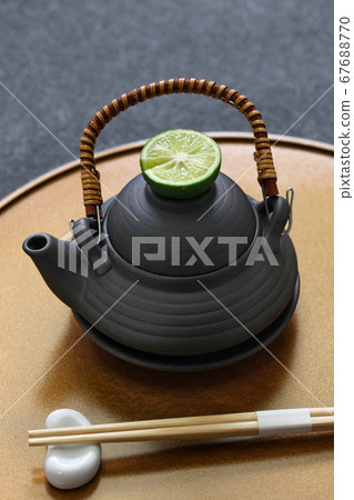 蒸松茸蘑菇和金槍魚煲 67688770