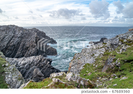 The coastline at Dawros in County Donegal - Ireland. 67689360